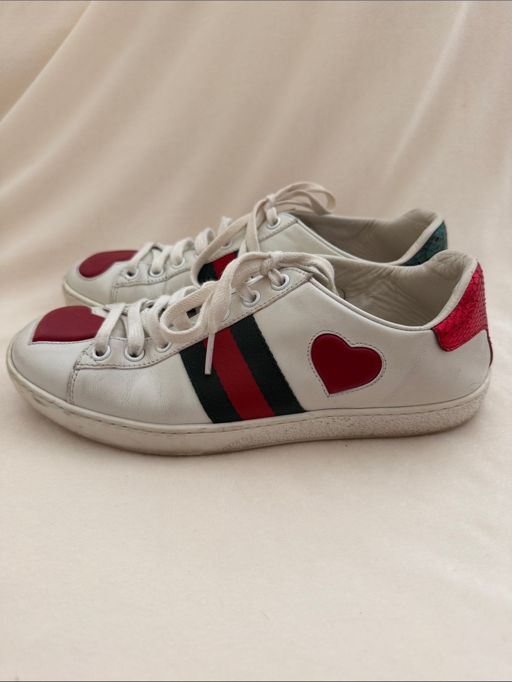 GUCCI Heart Sneakers - Picture 3 of 10